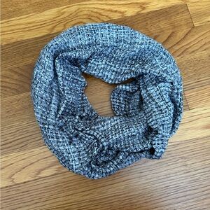 Elegant Gray Women's Scarf